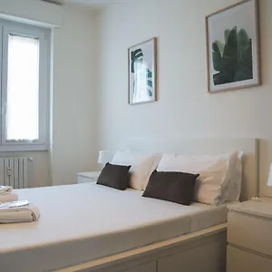 https://larche-comfort-relax-house-in-the-trees.it-lombardy.com